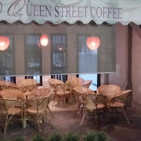 Queen City Hotel Banjarmasin Banjarmasin  Extérieur photo