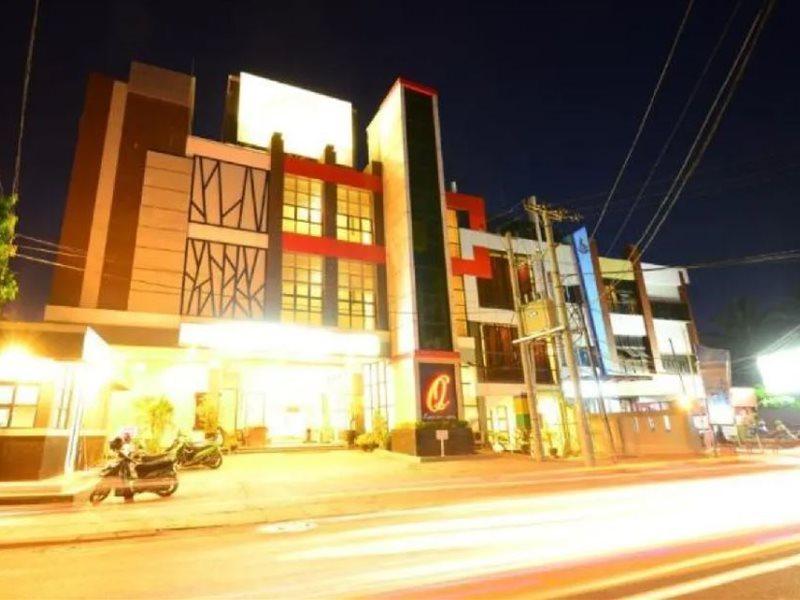 Queen City Hotel Banjarmasin Banjarmasin  Extérieur photo