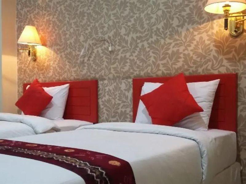 Queen City Hotel Banjarmasin Extérieur photo