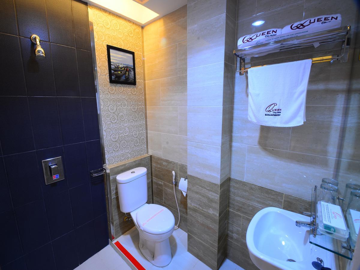 Queen City Hotel Banjarmasin Banjarmasin  Extérieur photo
