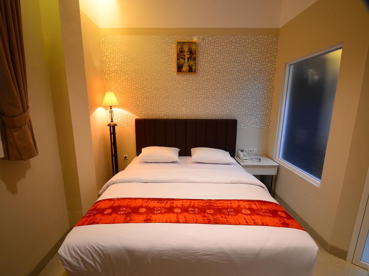 Queen City Hotel Banjarmasin Banjarmasin  Extérieur photo