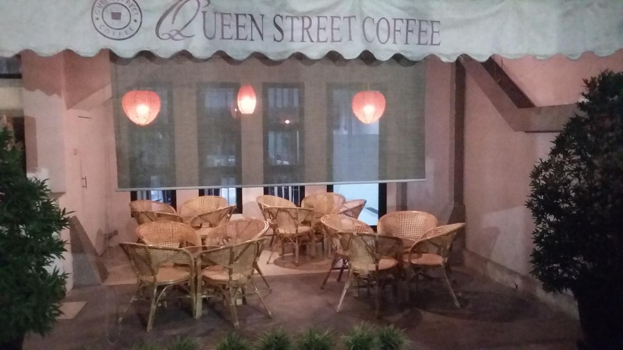 Queen City Hotel Banjarmasin Banjarmasin  Extérieur photo